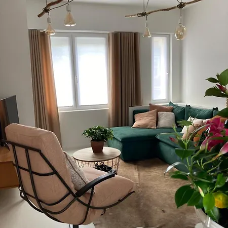 Charmante Stadswoning Aan Kwartier بيت للعطل